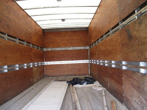 Used 22 Ft. Central Truck Body Dry Freight Aluminum Truck Box Installation