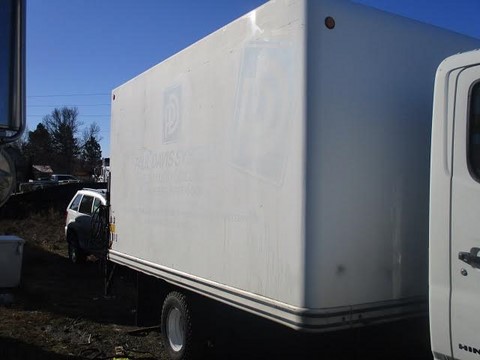 DL 1401 – 14 ft. Unicell fiberglass truck box, van body with wood floor, translucent roof, dome lights, crash plate, slide up rear door.